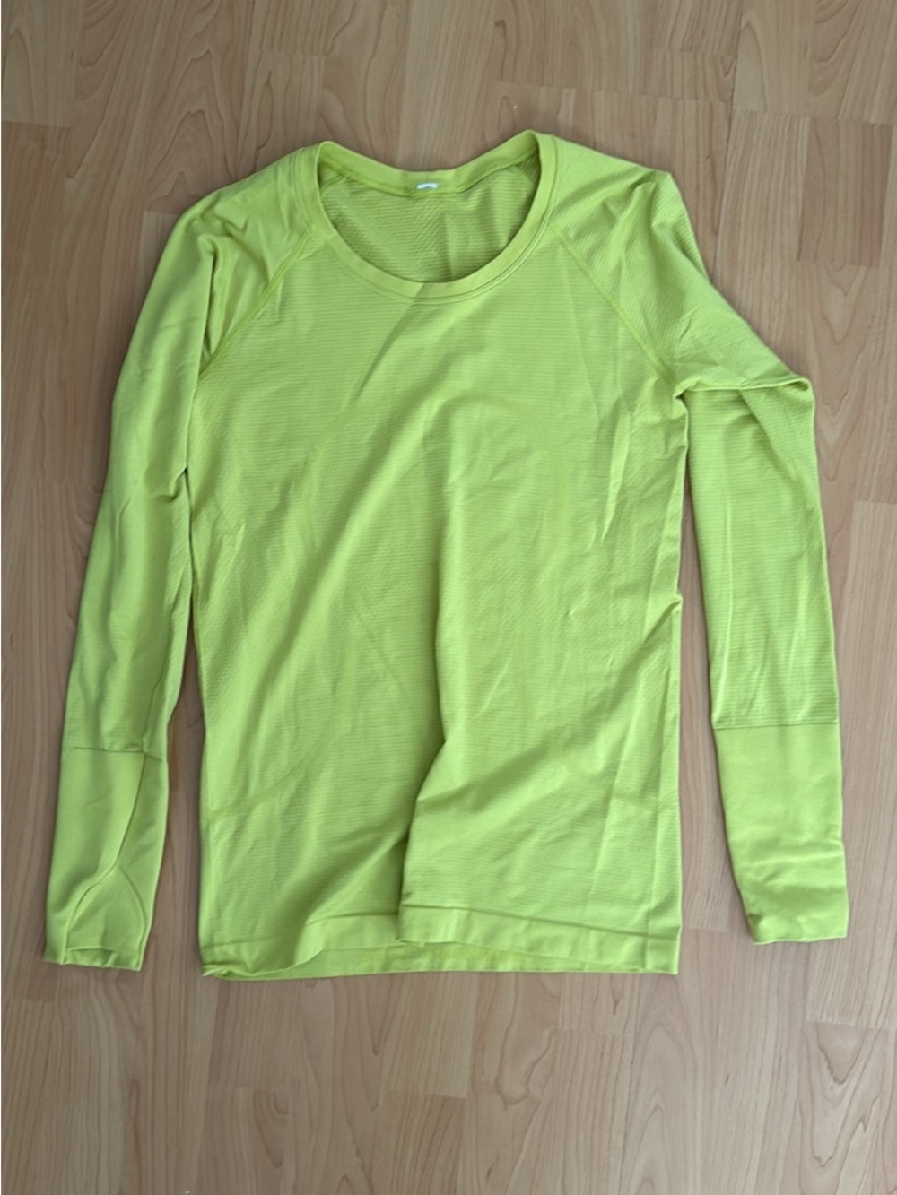 Lululemon lime green long sleeve athletic shirt